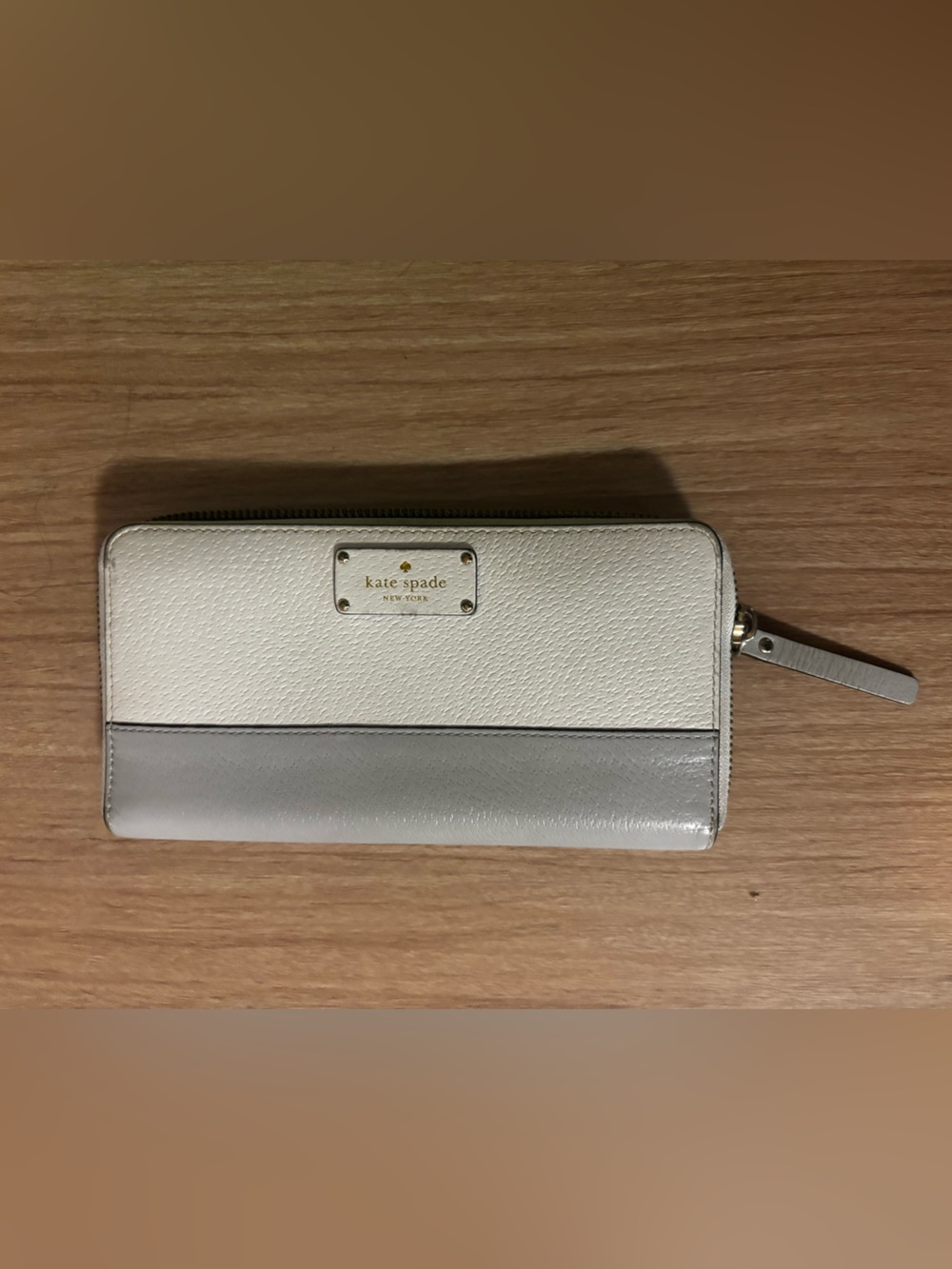 kate spade Two-Tone Zip Wallet Grey and Cream colour block